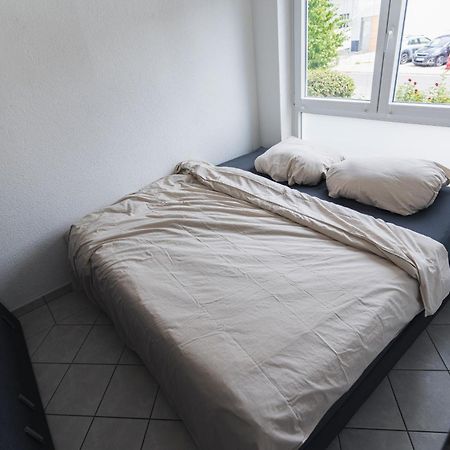 Appartment In Den Weinbergen Bei Mainz - Mit 2X Doppelzimmern, 1X Grosses Wohnzimmer, Bad & Kueche Stadecken-Elsheim Luaran gambar