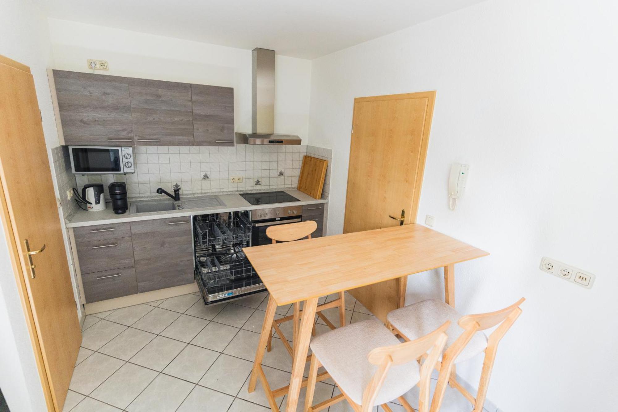Appartment In Den Weinbergen Bei Mainz - Mit 2X Doppelzimmern, 1X Grosses Wohnzimmer, Bad & Kueche Stadecken-Elsheim Luaran gambar