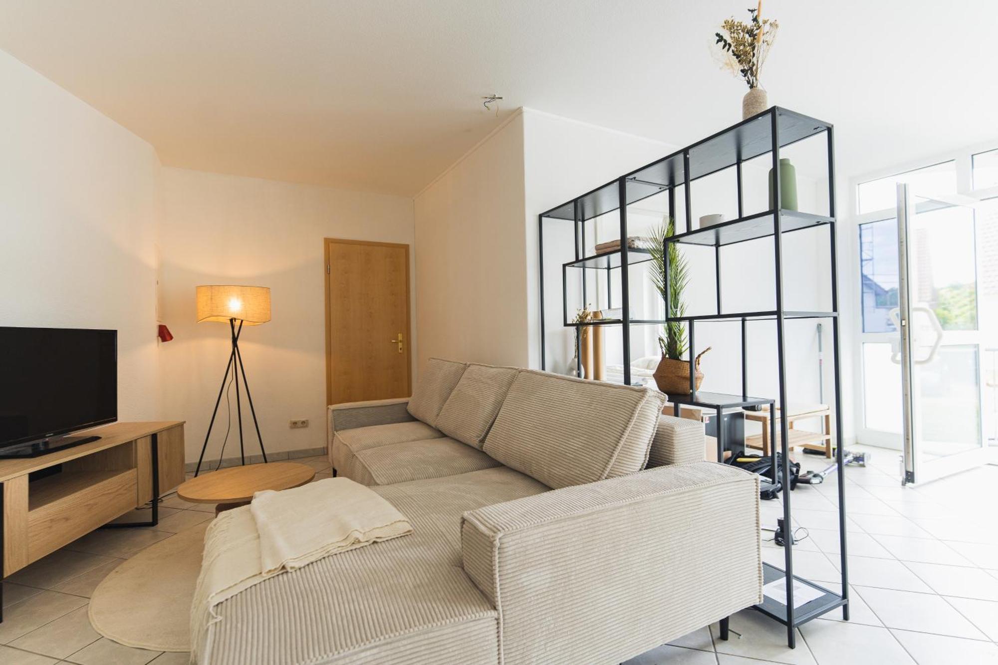 Appartment In Den Weinbergen Bei Mainz - Mit 2X Doppelzimmern, 1X Grosses Wohnzimmer, Bad & Kueche Stadecken-Elsheim Luaran gambar