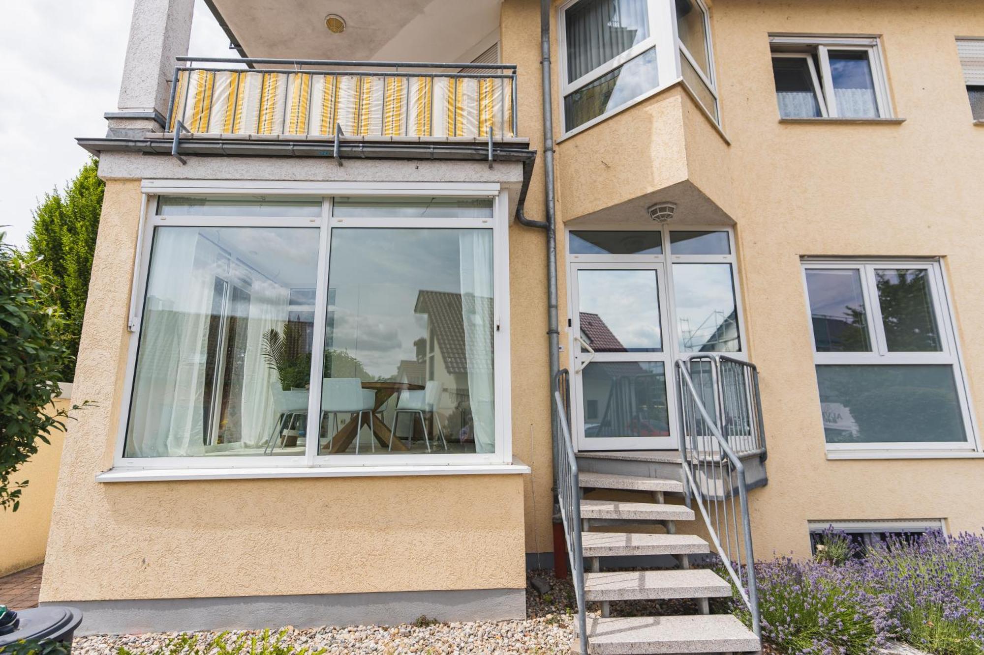 Appartment In Den Weinbergen Bei Mainz - Mit 2X Doppelzimmern, 1X Grosses Wohnzimmer, Bad & Kueche Stadecken-Elsheim Luaran gambar